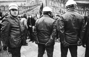 Demonstrations from 1-5 April 1975 in the centre of Hanover, which became traditional under the