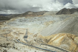 Open-cast mine for zinc extraction, Ticlio Pass, Abra de Anticona, Peru, South America