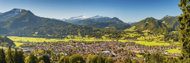 Oberstdorf, Oberallgäu, Bavaria, Germany, behind Fellhorn, 2037m, Hoher Ifen, 2230m,