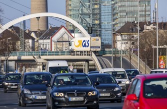 Düsseldorf, Völklinger Straße, federal road B1, city centre traffic, flyover bridge to the city