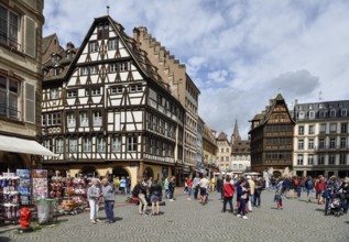 Half-timbered houses at the Place de la Cathedrale, Münsterplatz, Strasbourg, Département Bas-Rhin,