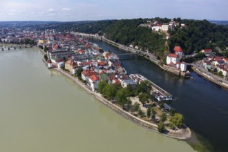 Three Rivers Corner, Old Town in the back, Danube on the right, Ilz further on the right, Veste