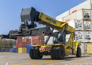 Hyster container carrier reach stacker, Pentalver Transport container storage facility, Port of