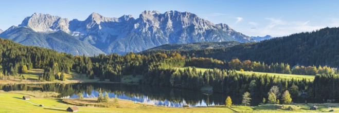 Geroldsee, behind it the Karwendel Mountains, Werdenfelser Land, Upper Bavaria, Bavaria, Germany,