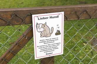 Sign for dogs on garden fence, dog excrement, Baden-Württemberg, Germany, Europe