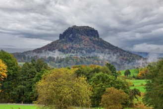 Autumn atmosphere, Saxon Switzerland with Lilienstein, Elbe Sandstone Mountains, Saxony, Germany,