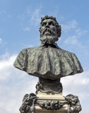 Bust Statue of Goldsmith Benvenuto Cellini, Ponte Vecchio, Florence, Italy, Europe