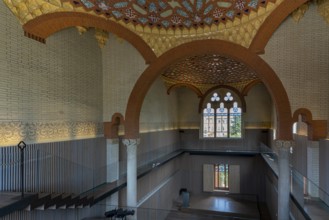 Interior view of the hall and corridors in the main building in the Hospital de la Santa Creu i