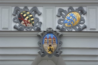 Electoral Saxon coat of arms, city coat of arms and Staufer coat of arms on the town hall, detail,