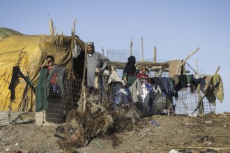 Eine Familie, die im Weltkulturerbe Marschland, in Basra, lebt, 10.03.2023