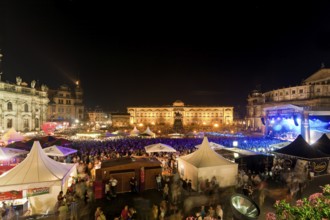 Dresden City Festival, concert on the theatre square