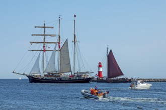 Sailing ships, pier lights, Unterwarnow, Hanse Sail, Warnemünde, Rostock, Mecklenburg-Western