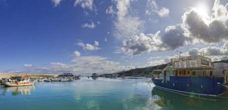 Tropea harbour with excursion boat, Tropea, Vibo Valentia, Calabria, Southern Italy, Italy, Europe