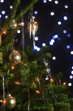 Christmas tree, decorated with tinsel and Christmas baubles, December, Advent, Germany, Europe