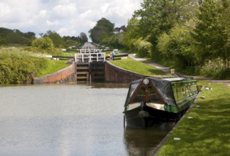 Caen Hill flight of locks on the Kennet and Avon canal Devizes, Wiltshire, England, United Kingdom,