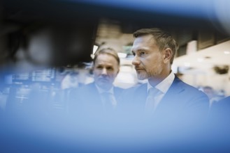 Christian Lindner (FDP), Federal Minister of Finance, photographed during a visit to the trading