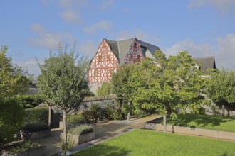 Mariengarten and half-timbered house, Old Town, Limburg, Hesse, Germany, Europe