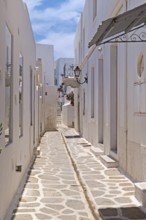 Alley in the old town, Parikia, Paros, Clyclades, Greece, Europe