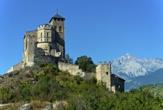 Basilica of Valeria, Basilique de Valere, behind the summit of Haut de Cry, Sion, Sion, Valais,