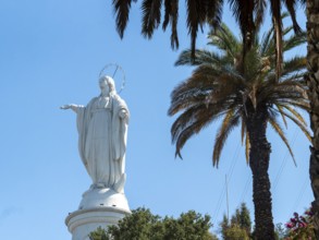 Statue of the Virgin Mary, San Cristobal Hill, Santiago, Chile, South America