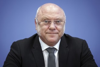 Ulrich Schneider, Managing Director of Der Paritätische Gesamtverband, at a press conference on the