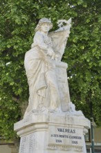 War memorial with sculpture and inscription, Valréas, Valreas, Vaucluse, Provence, France, Europe