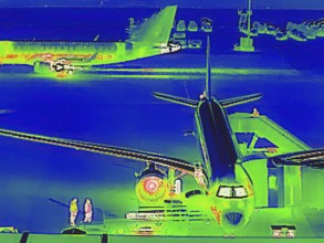 Aircraft on the apron, thermal image or thermography, symbol photo, interpolated. Stuttgart