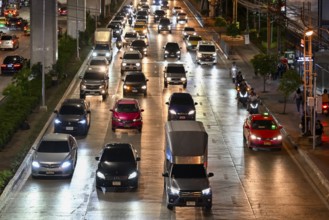 Road traffic Cars at night