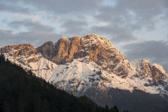 Mountain peak Berchtesgadener Hochthron at sunrise, mountain landscape with snow in autumn,