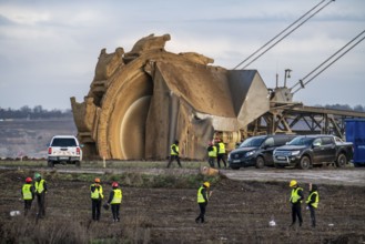 Start of the eviction of the hamlet Lützerath at the lignite mine Garzweiler 2, preparation for the