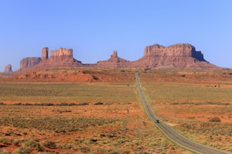 Monument Valley, Navajo Tribal Park, rock formations, desert, road, Utah, USA, North America