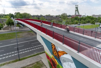 New cycle and footpath bridge, section of the RS1, Ruhr cycle highway, over Berthold-Beitz