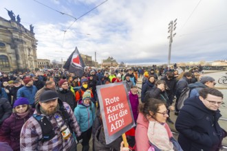 160 organisations and initiatives demonstrated against the right in Dresden on Saturday. Around 10,