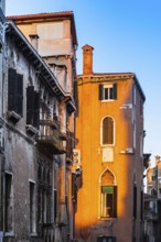 Houses of the old town in the afternoon sun, old building, city trip, holiday, travel, tourism,