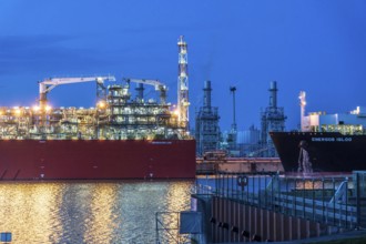 EemsEnergyTerminal, floating LNG terminal in the seaport of Eemshaven, tankers bring liquefied