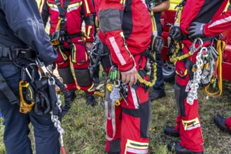 Equipment of the height rescuers of the Gelsenkirchen fire brigade, practising abseiling from a