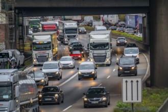 The Kaiserberg motorway junction, A40 motorway, Ruhr expressway, crosses the A3, bridge landscape,