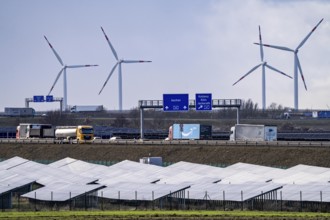 20 MWp ground-mounted photovoltaic system, from RWE, with over 36600 solar modules, in a 200 metre