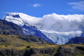 El Chaltén, Patagonia, Argentina, El Chaltén with a view of the Fitz Roy massif. El Chaltén offers