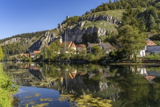 Market town of Essing with Heilig Geist parish church in Altmühltal, Lower Bavaria, Bavaria,