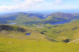 View to Llyn Cwellyn lake, Mount Snowdon, Gwynedd, Snowdonia, north Wales, UK