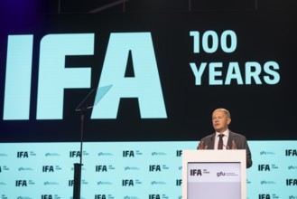 Olaf Scholz, Chancellor of the Federal Republic of Germany (SPD) speaks at the opening gala for 100