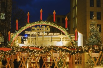 Large candle arch with suspension railway, Christmas market on Friedrich-Ebert-Strasse, night shot,