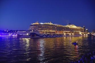 Europe, Germany, Hamburg, Elbe, View over the Elbe, Passenger ship AIDAprima with festive lighting,