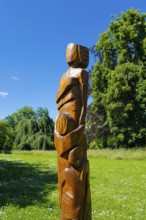 Public art, sculpture by Roswitha Zimmerle-Walentin sculptor, wooden figure, castle garden, castle