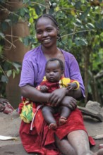 South Ethiopia, Ari people, young mother with baby, Ethiopia, Africa