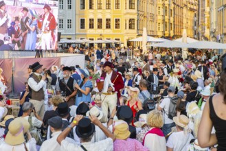 Dresden celebrated the 250th birthday of Caspar David Friedrich with a birthday party and a big