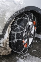 Car snow chains