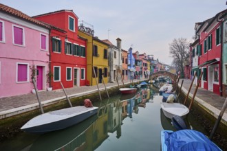 Colorful houses beside the waterway in between 'Riva dei Santi' and 'Fondamenta di Terranova' with