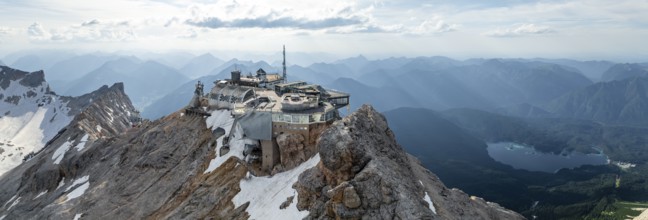 Alpine panorama, mountain station of the Zugspitzbahn, Zugspitze and Zugspitzplatt with glacier,